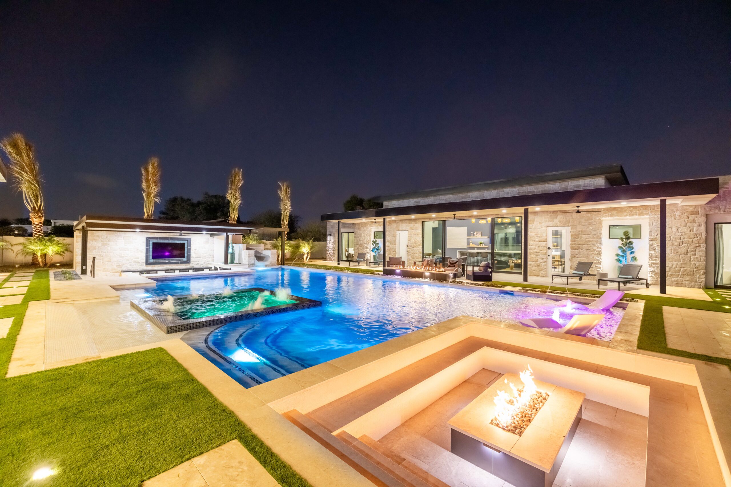 19th Hole Estate luxury private home Scottsdale golf group rental sleeps 28