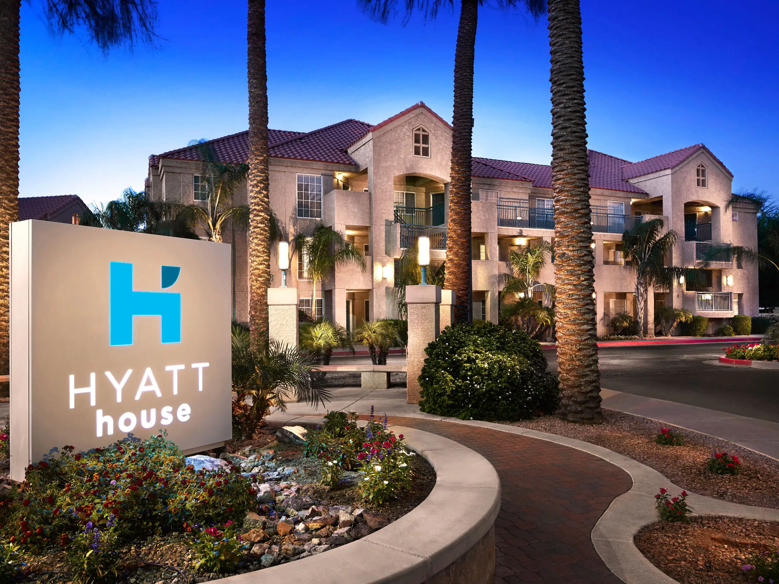 Hyatt House Old Town Scottsdale hotel for golf groups